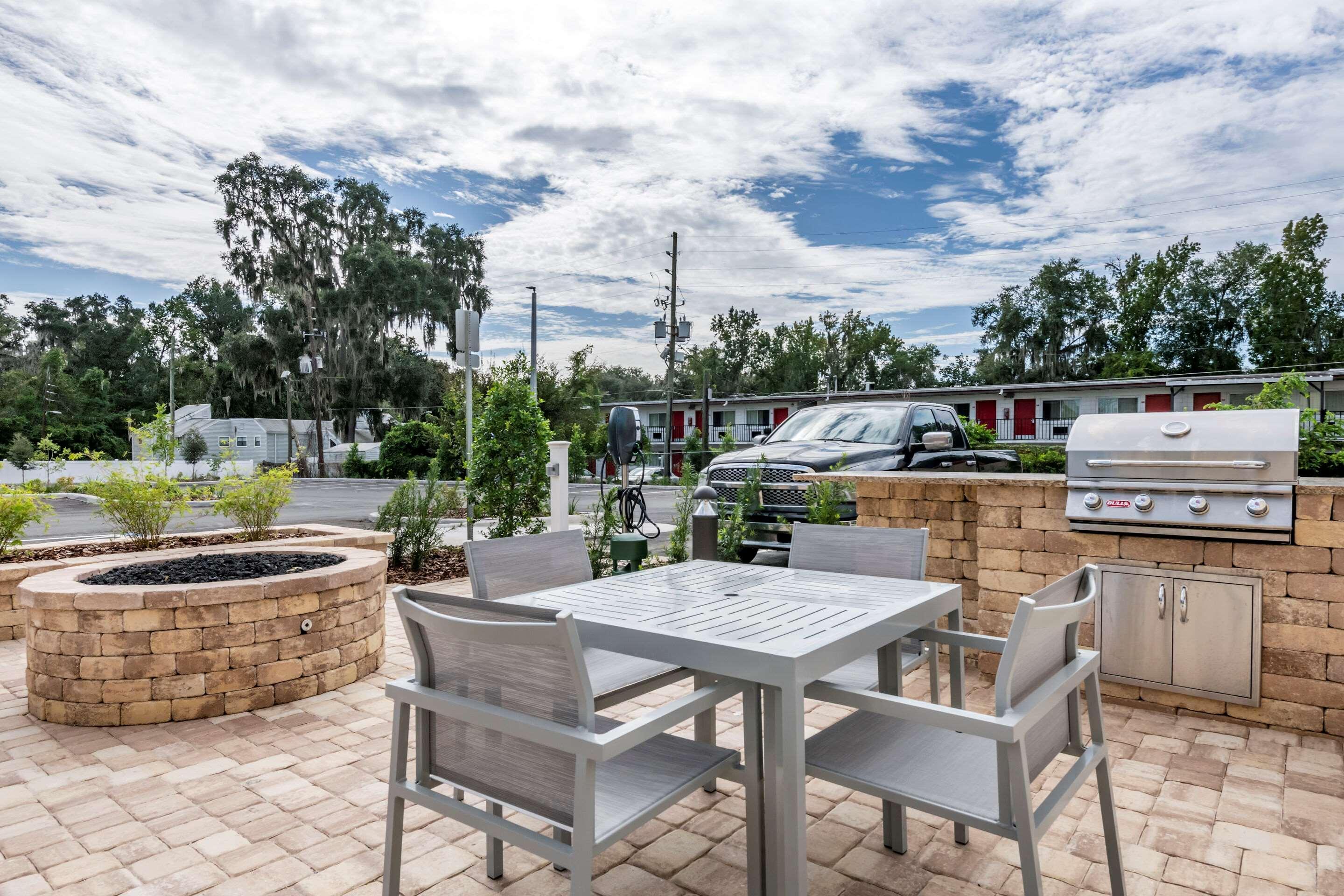 Comfort Suites Gainesville Near University Exterior foto